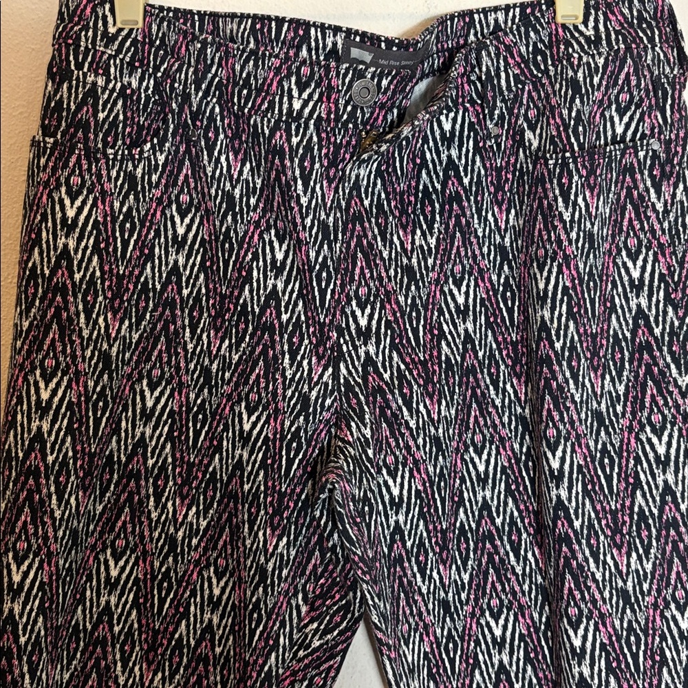 Levi's Mid-Rise Skinny Stretch Jeans. Pink, White and Black Tribal. Size 33/16